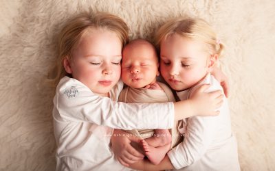 Celebrating Sibling Bonds Through Newborn Photography
