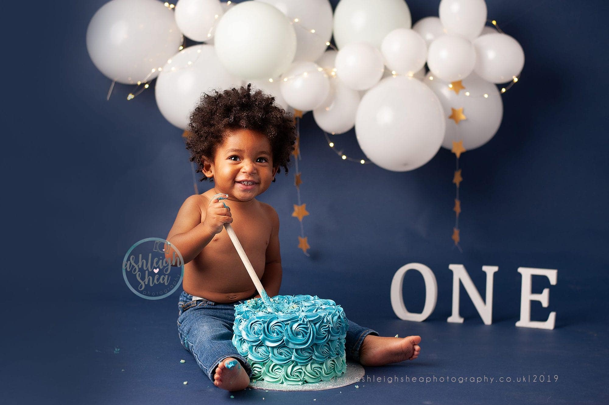 Stars, Cake Smash, First Birthday, White Balloon Garland, Boys First Birthday, Ashleigh Shea Photography, London, Orpington