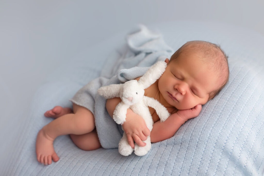 Newborn baby portrait by Ashleigh Shea Photography Bromley